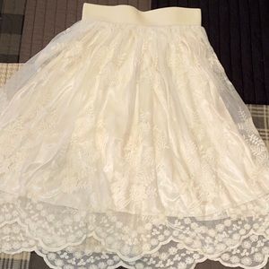 FOREVER 21  XS LACE FLAIR SKIRT WITH SATIN UNDERLINING SKIRT & ELASTIC WAIST